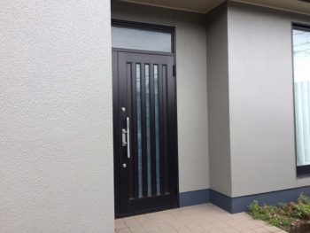 新築の様になった玄関