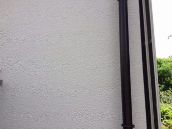 完成した外壁と樋