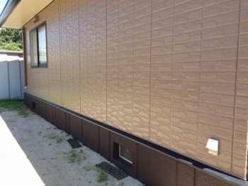 完成した外壁と基礎