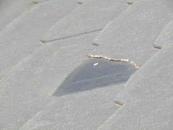 施工前 割れた瓦