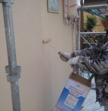 外壁の上塗り2回目