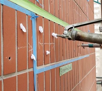 シリコン樹脂注入作業