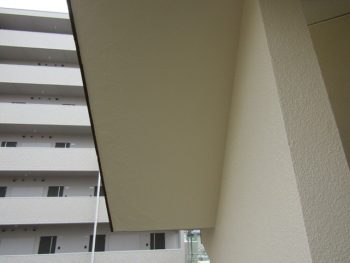 階段の裏側、とてもきれいになりました