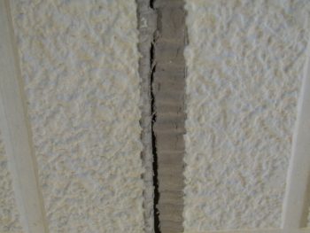 切れたシーリング