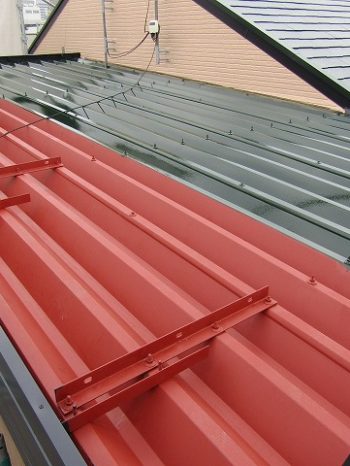 屋根の塗り替え中
