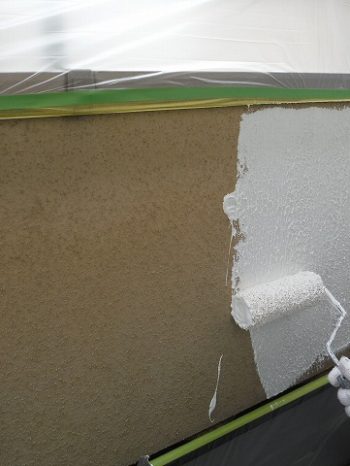 下塗で模様を付けている