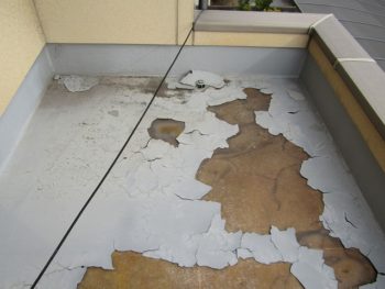 バルコニー塗膜の剥がれ