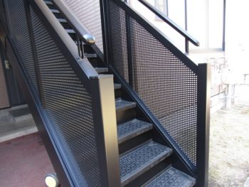 塗り替えた手摺