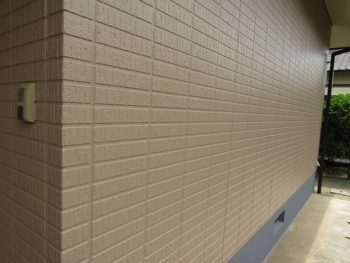 外壁と基礎の完成