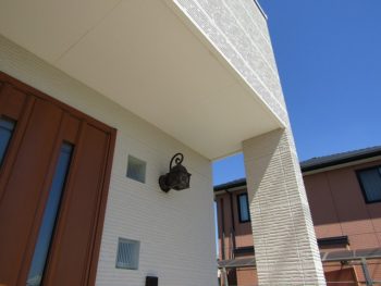 新築の様な玄関