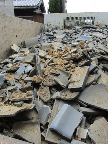撤去した瓦