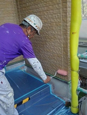 外壁の下塗り