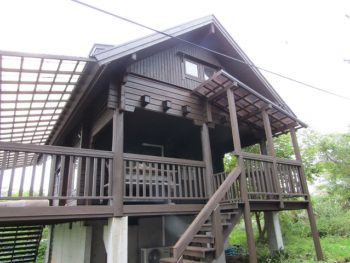 施工後、波板の屋根を設置