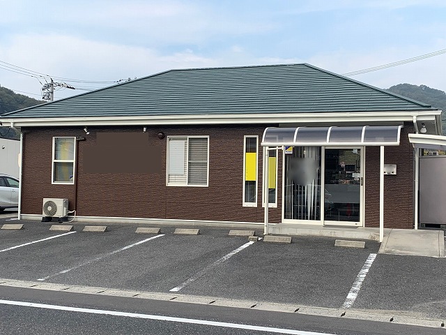 小田郡矢掛の店舗塗り替え完成