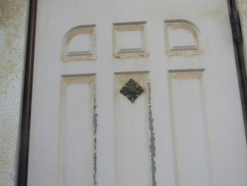 ドアの塗膜の剥がれ