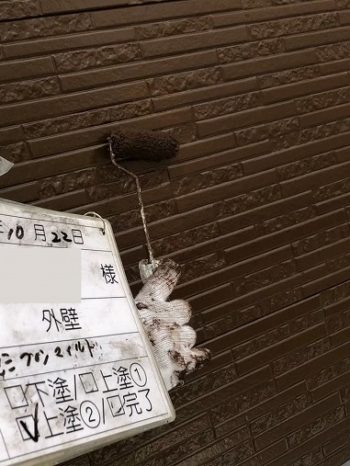 外壁の上塗り2回目