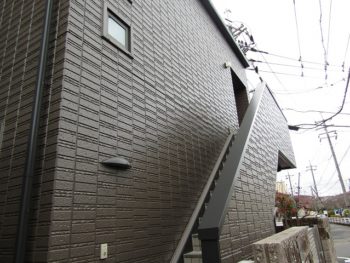 階段の手すりもきれいに