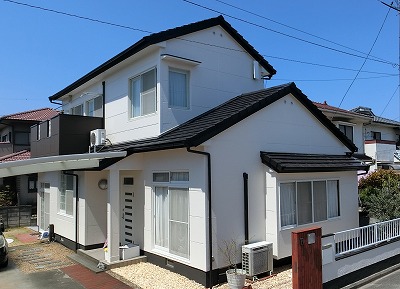 外壁と屋根の塗装完成