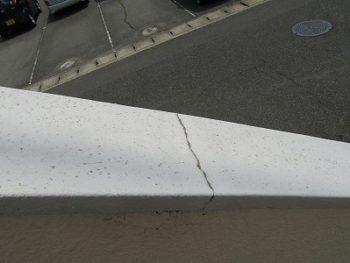 施工前の階段笠木