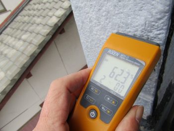 水分計による雨漏り調査
