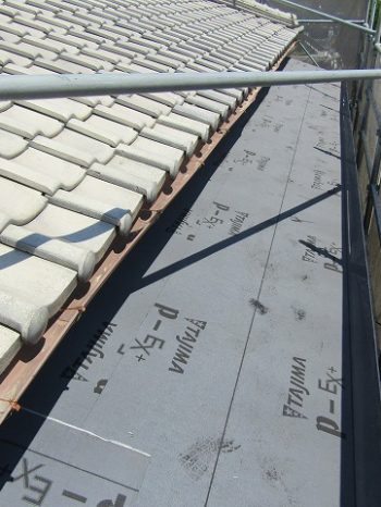 下屋根の葺き替え工事