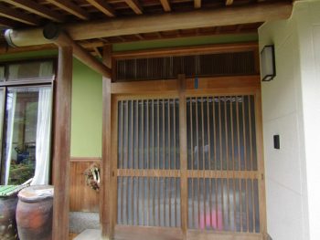 玄関回りはベルアート吹き付け