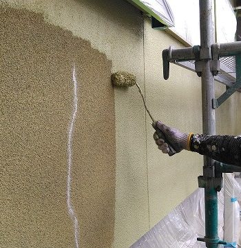 外壁上塗り1回目