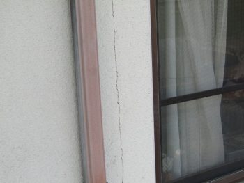 外壁のひび割れ