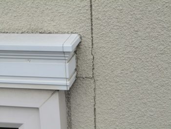 外壁目地の割れ