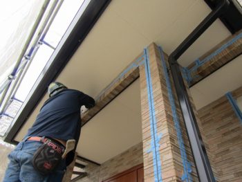 シーリングの打ち替え作業