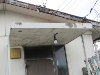 破風や玄関の劣化状況