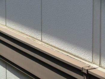 胴差上部のシーリングが切れていた