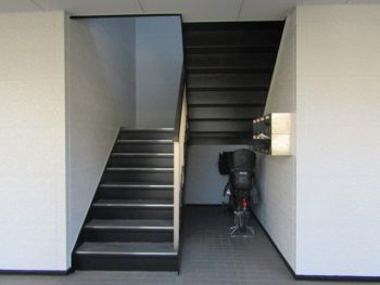 階段の塗装完成