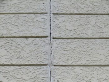 外壁のコーキング切れ