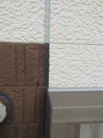 シーリングを塗装する外壁の色に合わせる