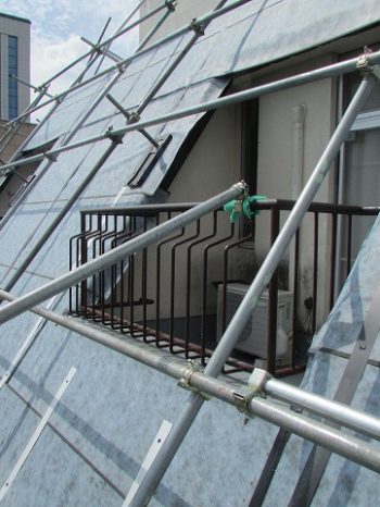 屋根防水シート貼り付け