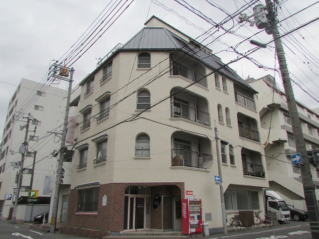 山市のビル改修工事 屋根の雨漏り修理と屋上防水工事!