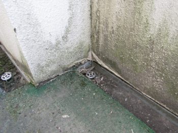 バルコニー内側の塗膜のめくれ