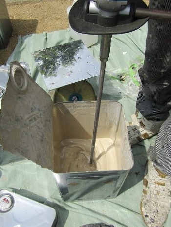 かくはん機でしっかり混ぜる