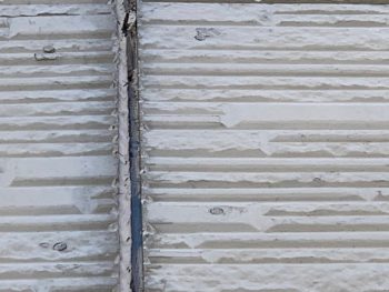 シーリングがボロボロ