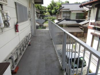 開放廊下の施工前