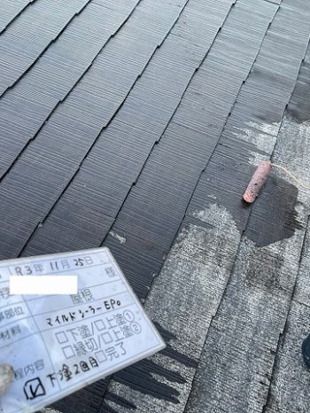 屋根の下塗り2回目