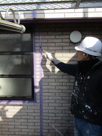 シーリングのプライマー塗布