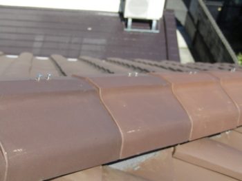 屋根瓦のビス浮き