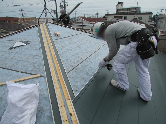 屋根カバー工法