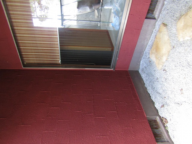 シラス模様の外壁