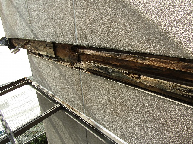 漏水により劣化した