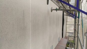 塗り替え施工中