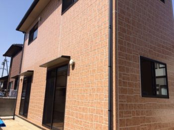 多彩色のサイディング