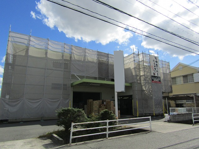 岡山市の事務所塗装工事現場